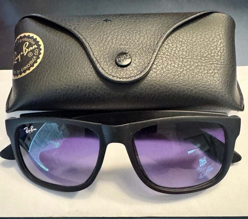 Ray-Ban Justin Classic RB4165 852/88 Rubber Black with Violet Gradient Lenses